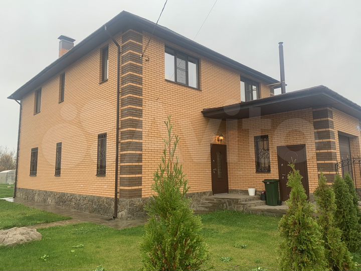 Коттедж 239 м² на участке 13 сот.