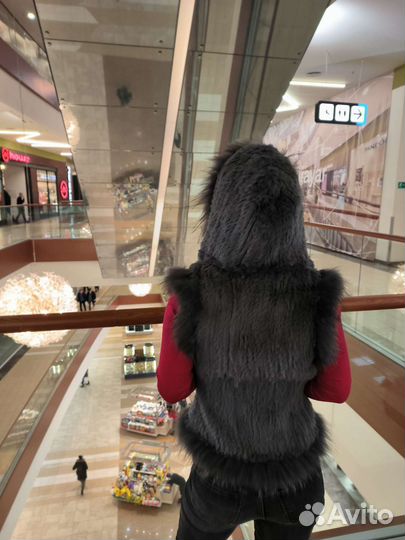 Жилетка меховая женская 42 размер