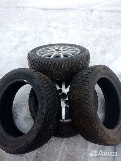 Goodyear Ultragrip Ice Arctic 185/60 R15