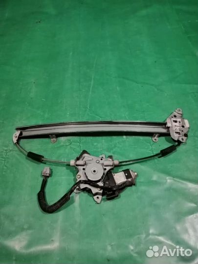 Стеклоподъемник задний правый Nissan Tino 1998-03