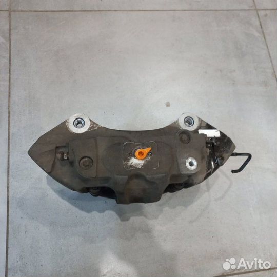 Суппорт передний левый Hyundai Genesis G80