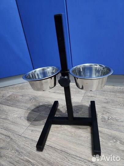 Подставка для кормления собак