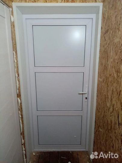 Теплая дверь в часный дом