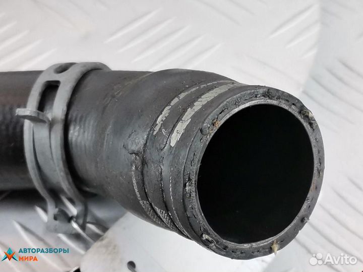 Патрубок радиатора Audi A6 4B/C5 2001 4B0121101T