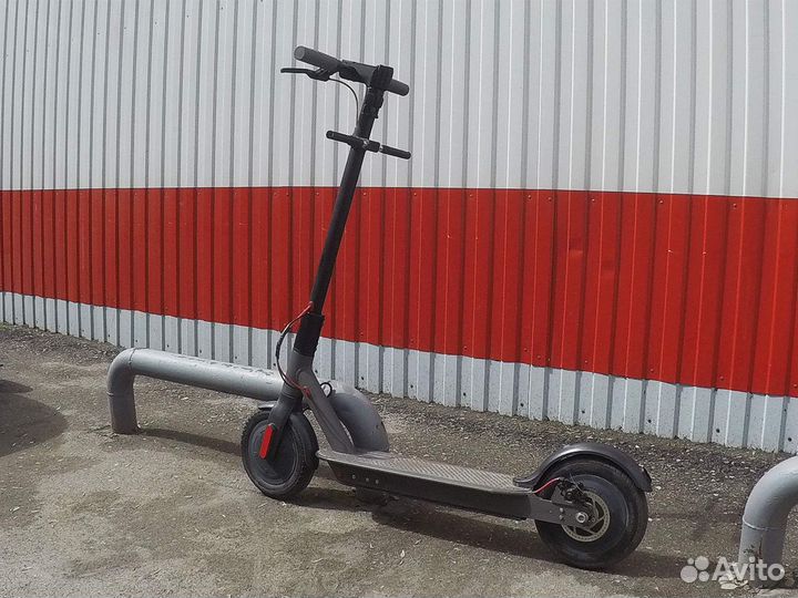 Лёгкий полноприводный электросамокат с гидроизоляц