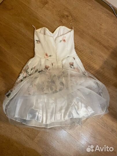 Платье женское вечернее 42 белое с цветами