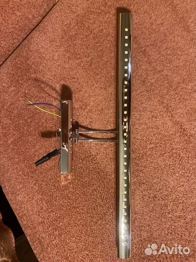 Светильник над зеркалом