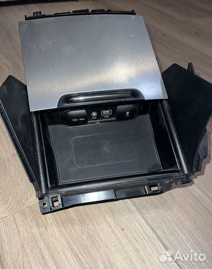 Беспроводная зарядка смартфонов Kia Optima 4 GT