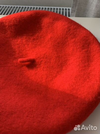 Берет красный шерстяной