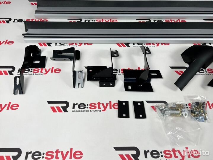 Подножки Toyota RAV4 (XA40) 1м 12-15 N2138