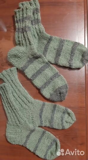 Носки, следки и руковички вязаные