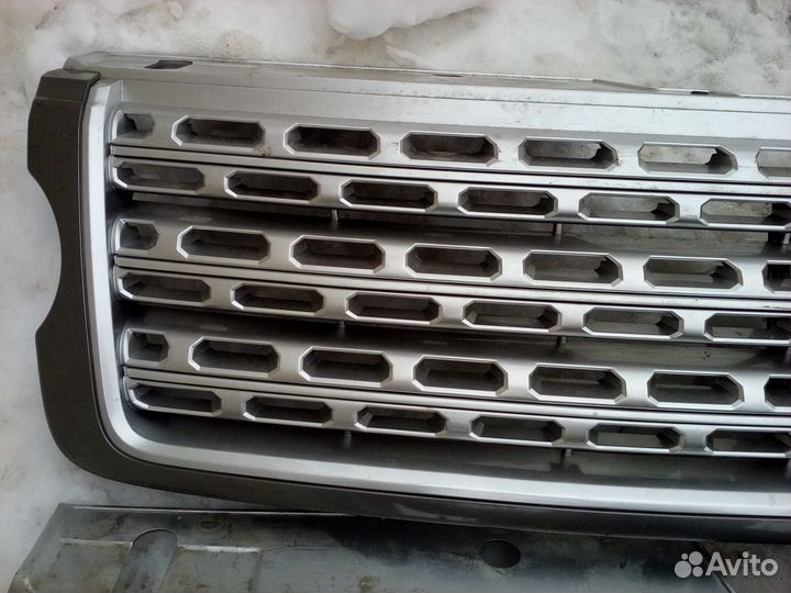 Range Rover 2013-17г L405 решетка радиатора дефект