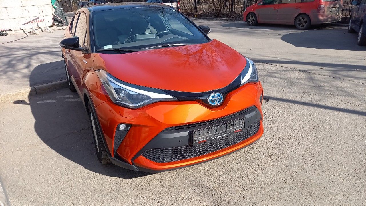 Toyota C-HR: фото владельца