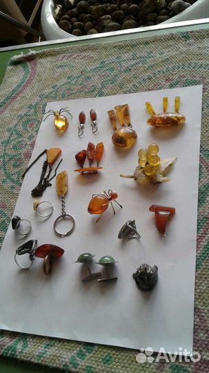 Старый янтарь,броши,кольца,серьги. СССР