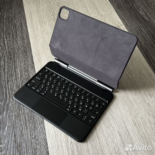 Клавиатура для iPad Air / Pro 11 с трекпадом