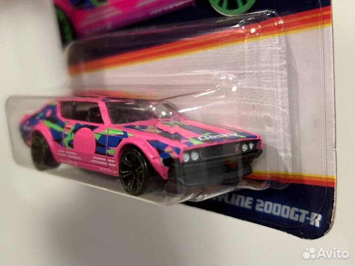 Nissan skyline 2000gt-r розовый