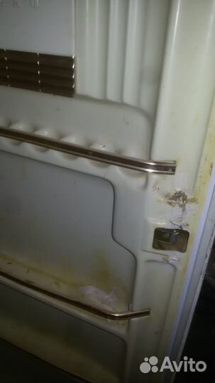 Холодильник ЗИЛ середины 60-х рабочий не ржавый