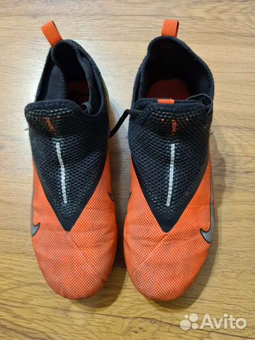 Футбольные бутсы Nike