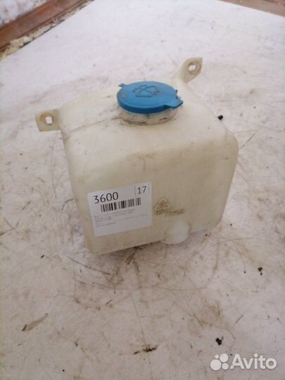 Бачок стеклоомывателя передний Kia Sportage 1