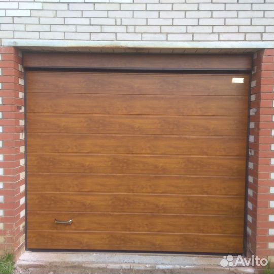 Секционные ворота