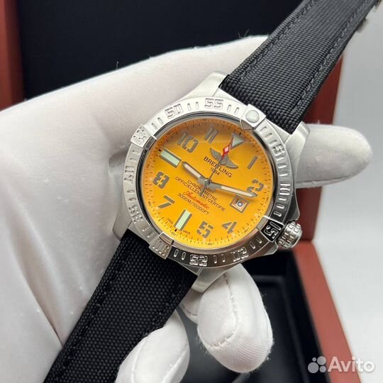 Часы Breitling avenger 45mm