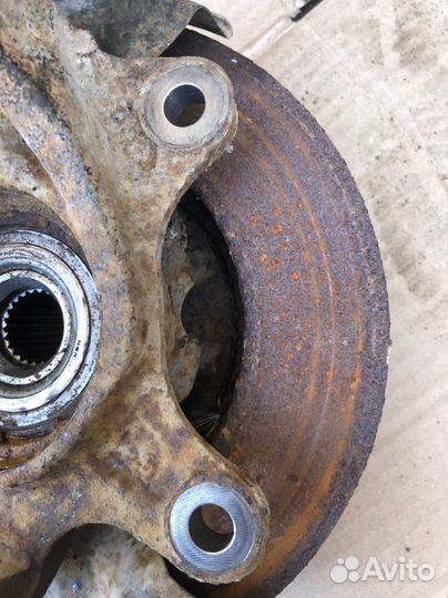 Поворотный кулак левый Toyota Probox