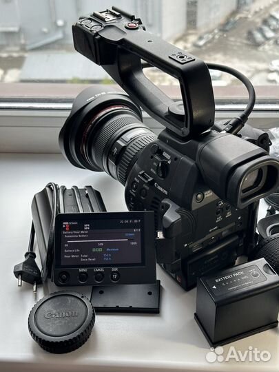 Видеокамера Canon C100 Mark II с объективом