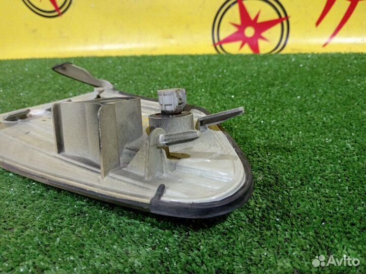 Габарит правый Toyota Markii JZX100 1JZ-GE 1998