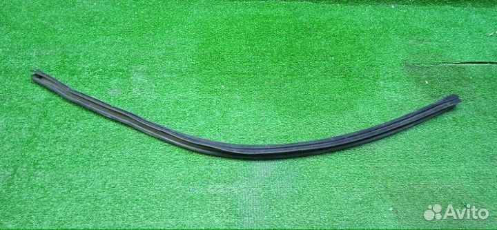 Уплотнитель стекла двери передний левый Hyundai
