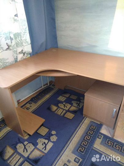 Компьютерный стол