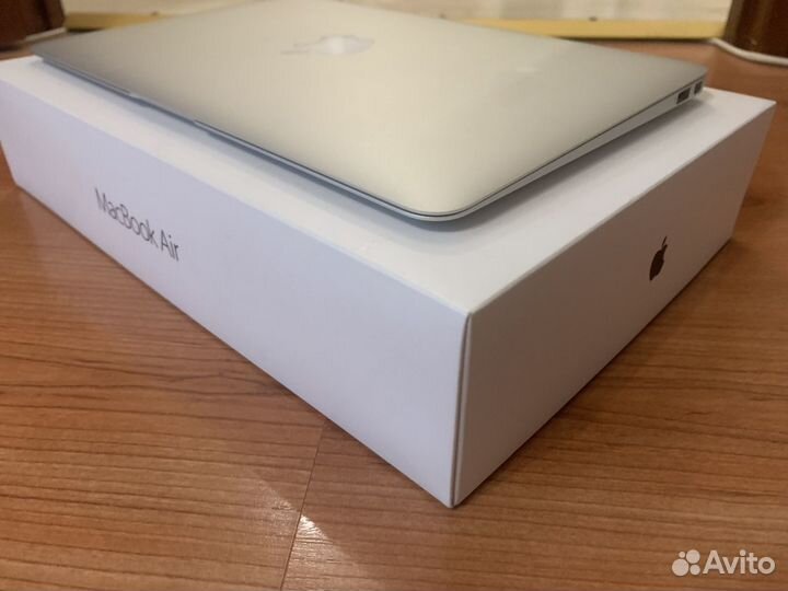 MacBook Air 11 2015 Поллный комплект Акб 94%