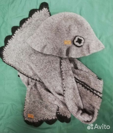 Шапки, шарфы б/у