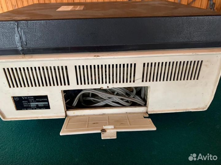 Катушечный магнитофон Victor TR-671