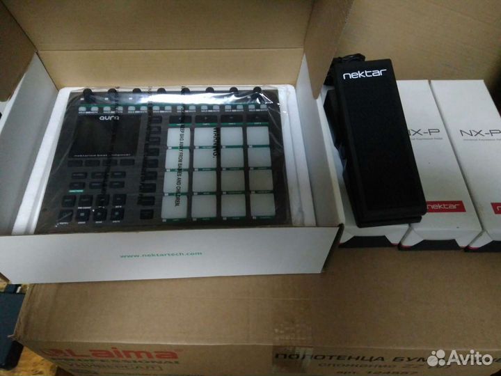 Midi контроллер Nektar Aura, педали экспрессии NX