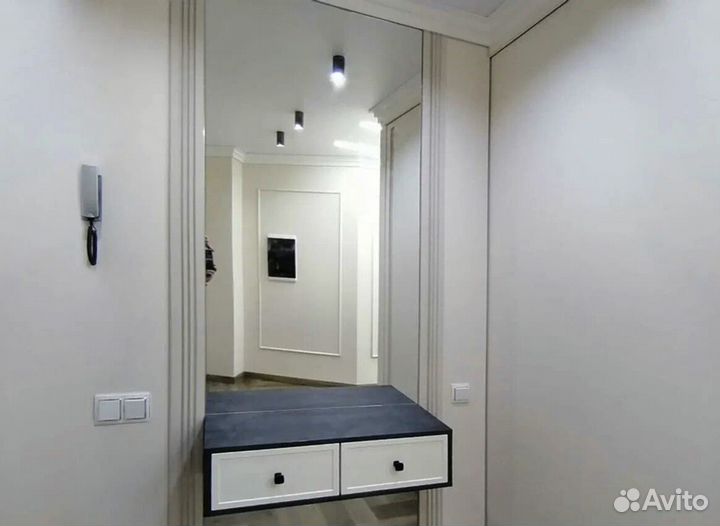 Зеркало в обрамлении