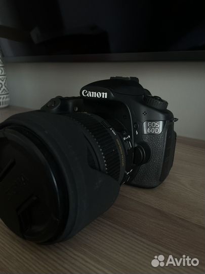 Зеркальная камера Canon 60d
