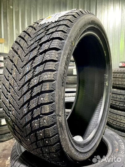 iLink Wintervorhut Stud II 245/40 R20 99T