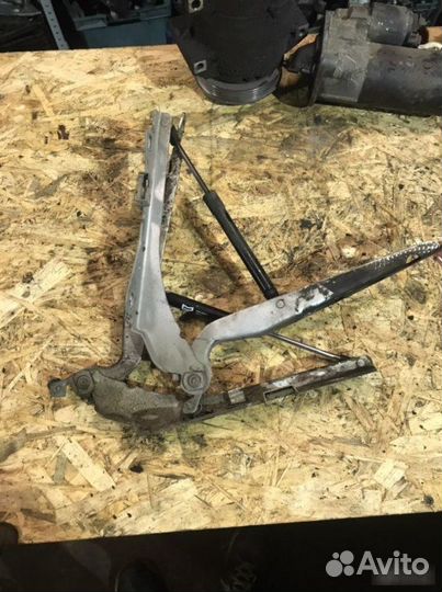 Петли капота Volvo S60 2002