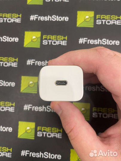 Зарядка BaseUs Super Si 20W