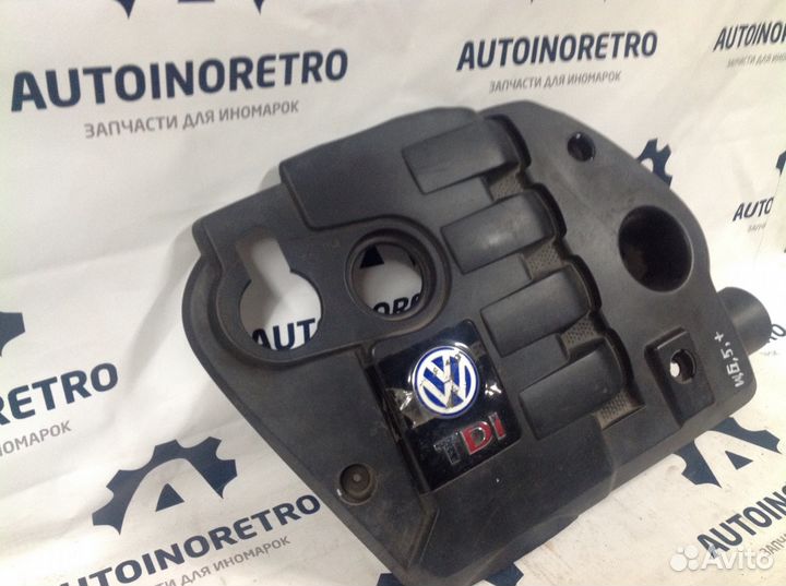 Декоративная крышка Volkswagen Passat 038103925BE