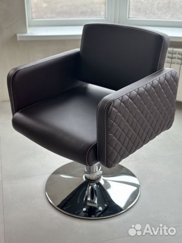 Парикмахерское кресло
