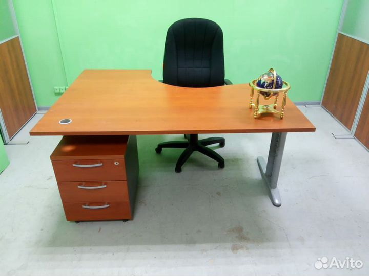 Офисная мебель