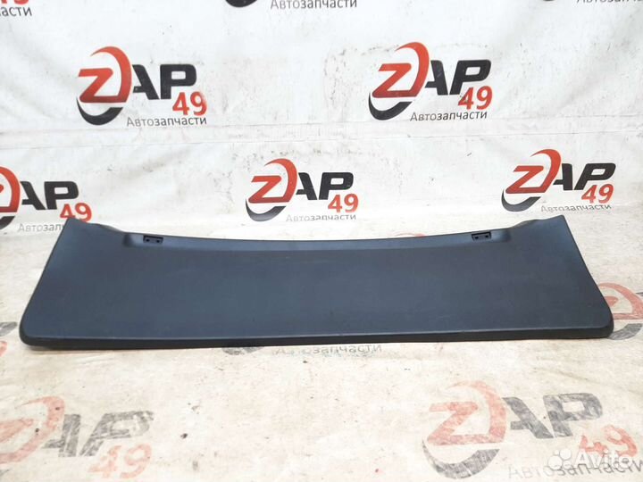 Nissan Note обшивка двери багажника