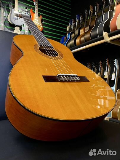 Yamaha CG142C классическая гитара (новая)