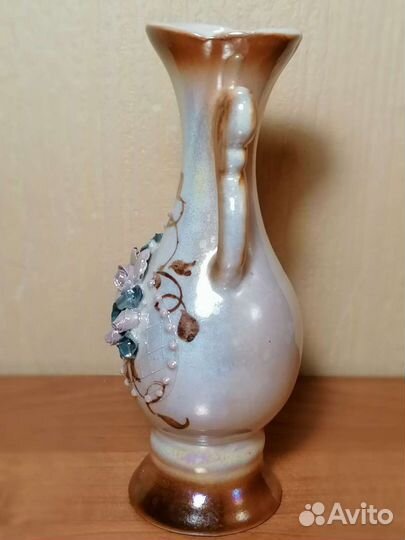 Ваза с лепниной цветы