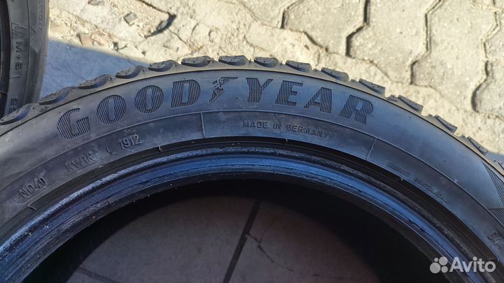 Goodyear UltraGrip Ice 225/50 R17