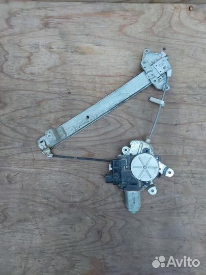 Стеклоподъемник задний левый Mitsubishi Airtrek