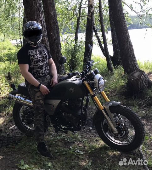 Racer triumph