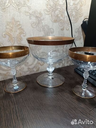 Хрустальная конфетница на ножке