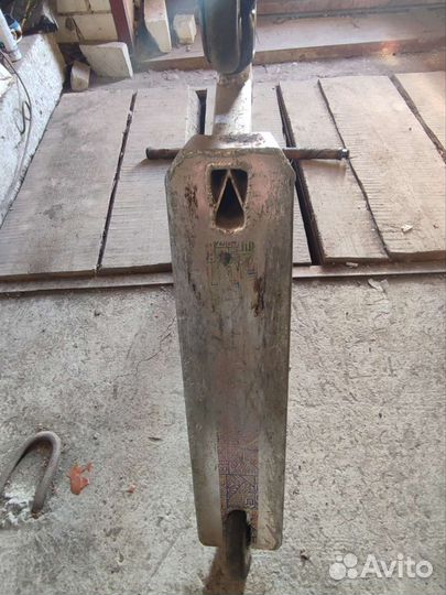 Трюковой самокат explore booger golden